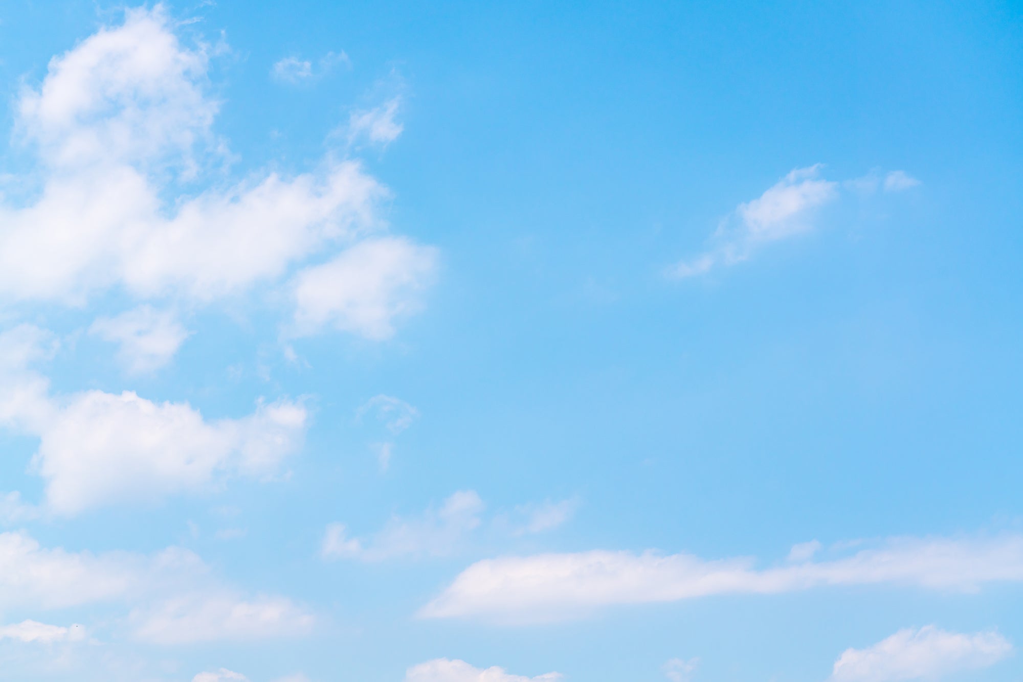 “空を見上げる時間”がくれる、癒しの力｜自然とつながることで心がほどける瞬間